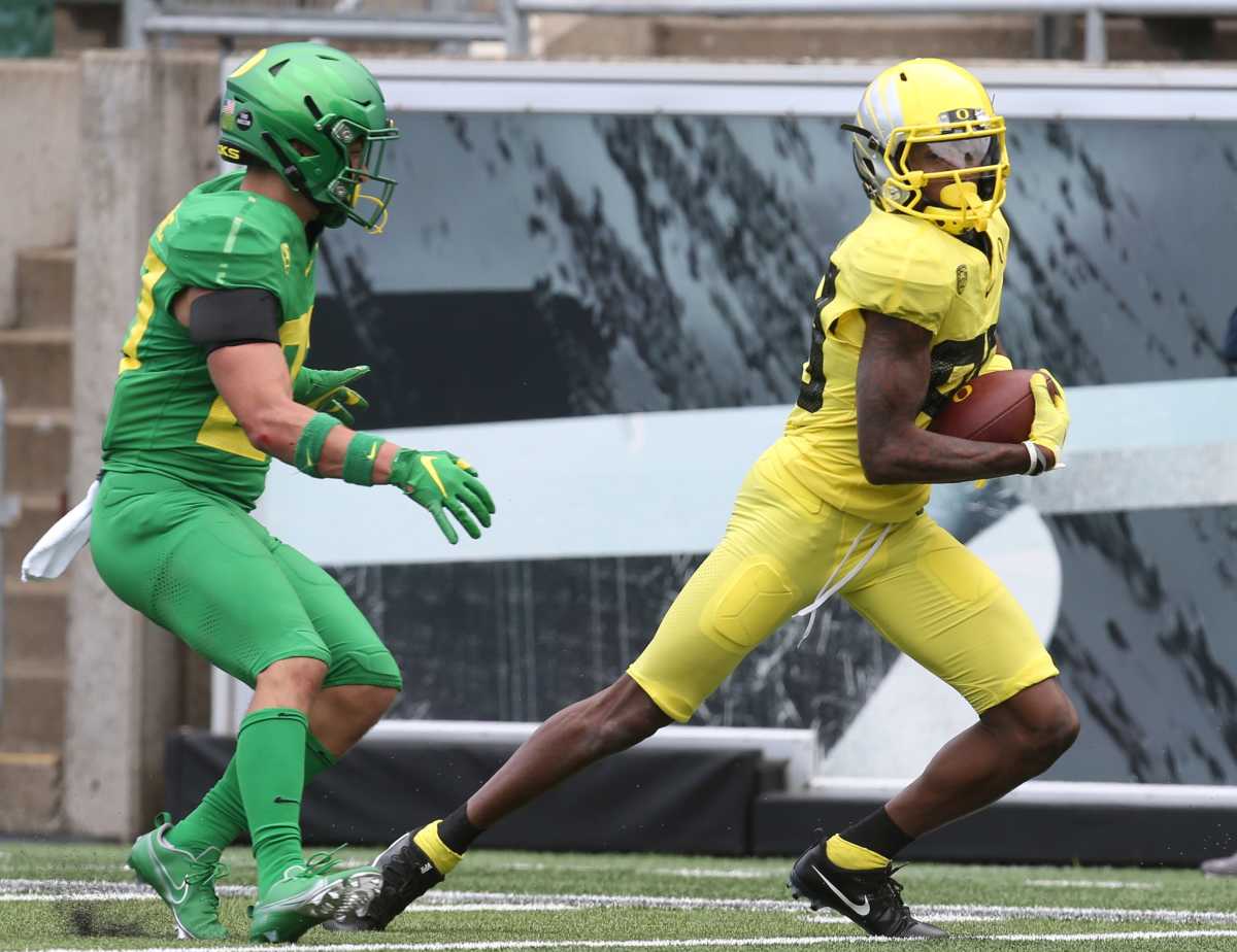 Oregon wide receiver Isaah Crocker runs after a catch in the 2021 spring game at Autzen Stadium on May 1, 2021. 